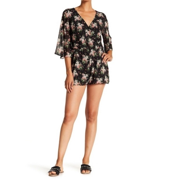 EVERLY Floral Printed Romper - Picture 1 of 4